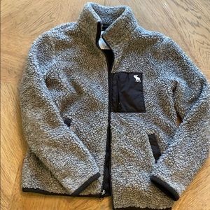 Abercrombie kids gray Sherpa jacket (size 5/6)
